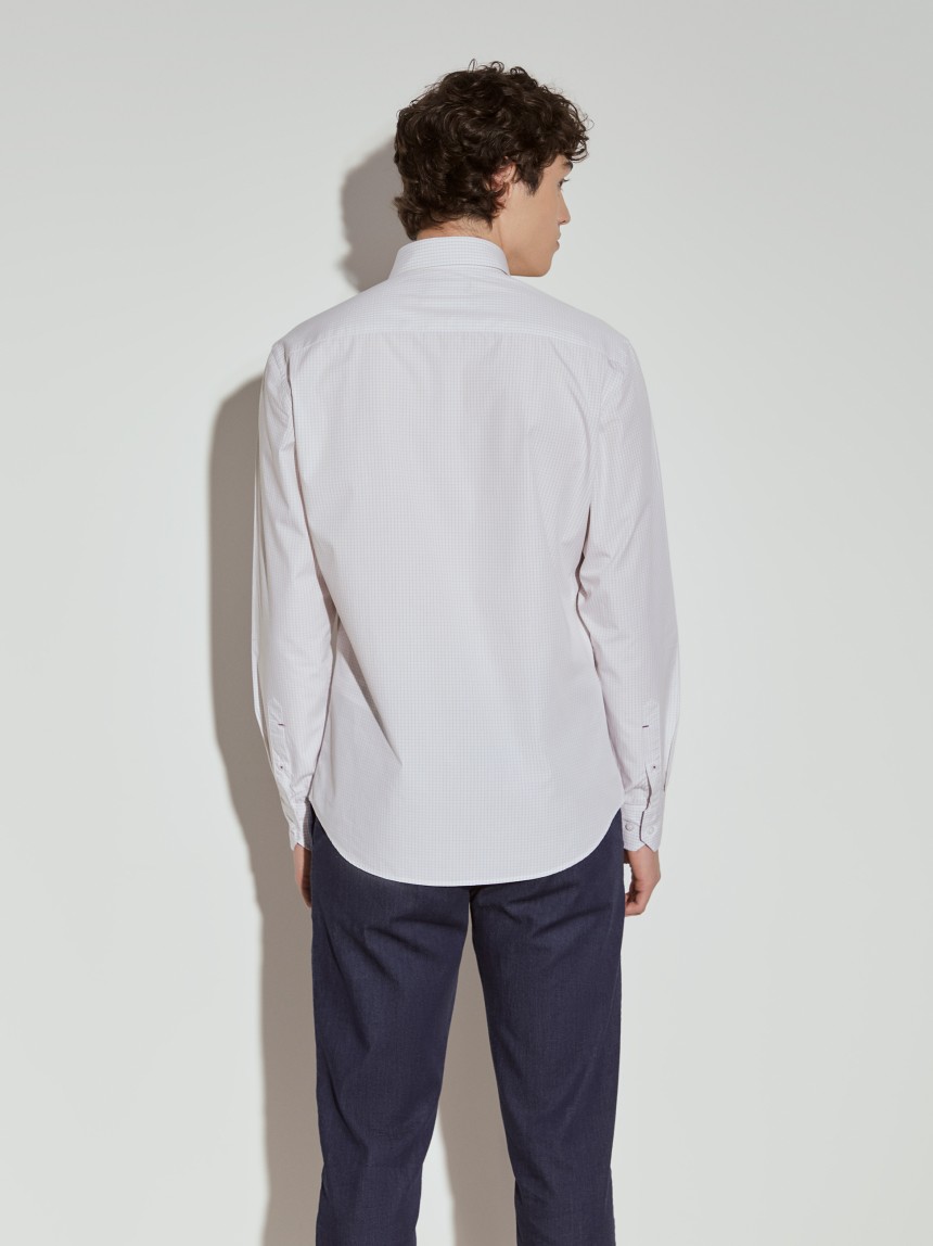 Camisa slim fit aos quadrados