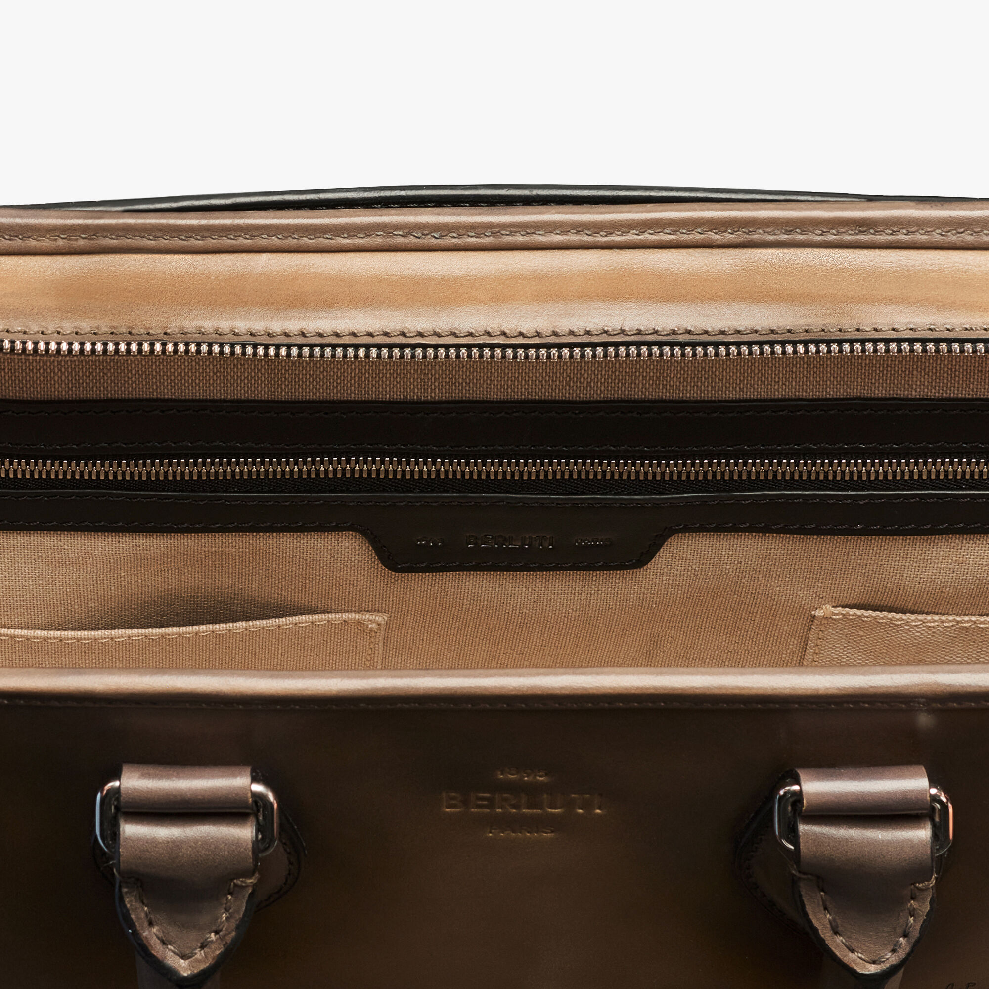 Cartable Un Jour Petit Modèle En Cuir Scritto
