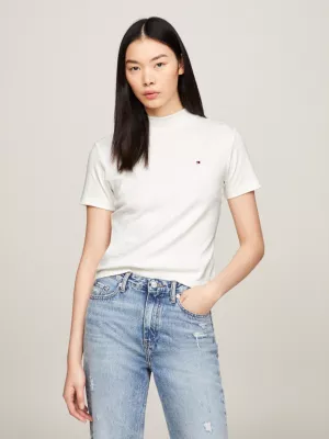 Camiseta cropped slim com gola alta falsa