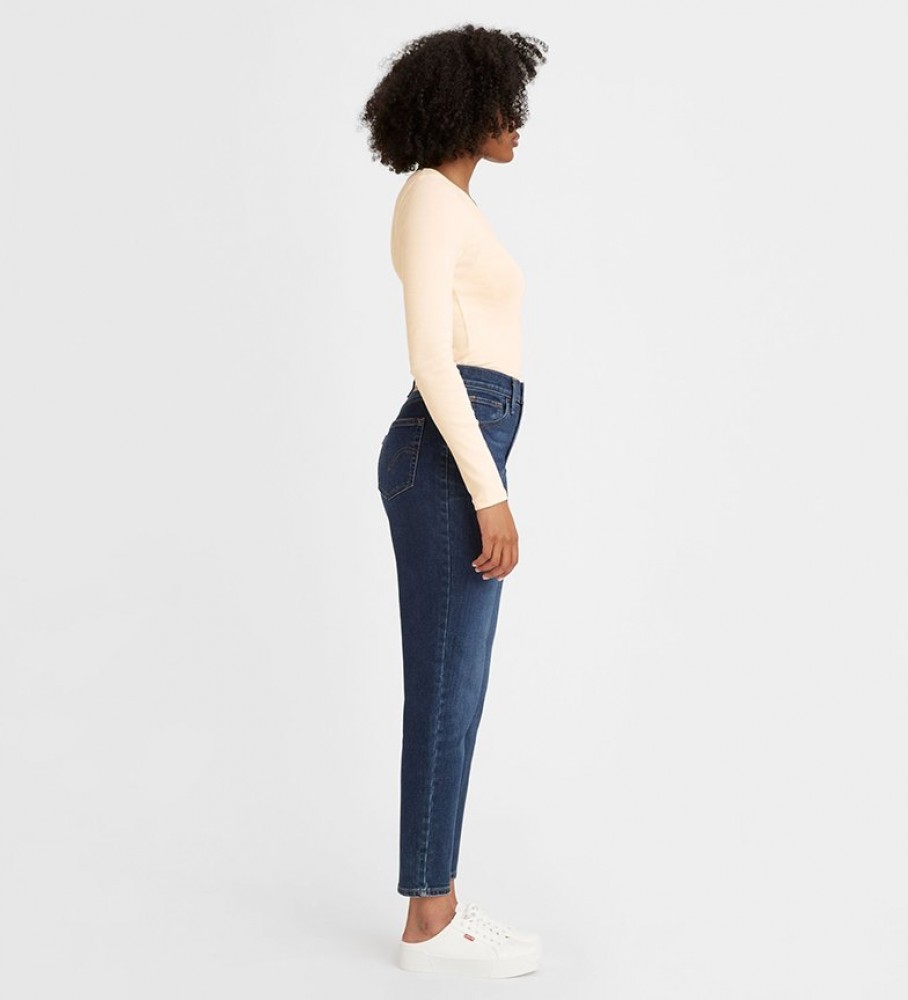 Calça jeans Levi's Mom de cintura alta, azul marinho.