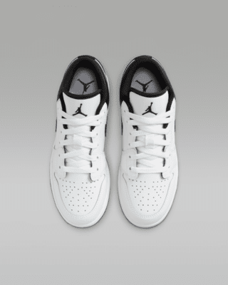 Air Jordan 1 Low Older Kids' Shoes