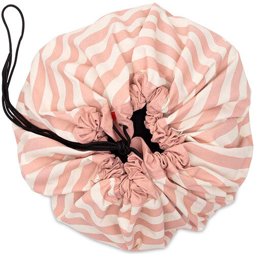 play&go speelkleed en opbergzak noomad - stripes new pink