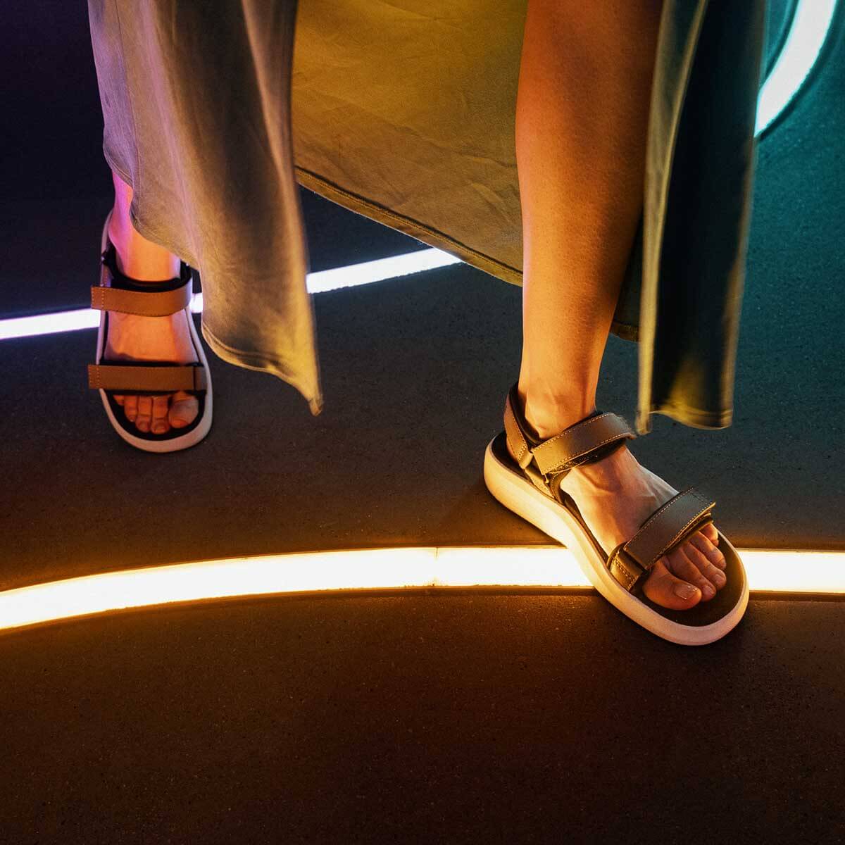 K8 LX Sandal Nett sandal med smale stropper i skinn