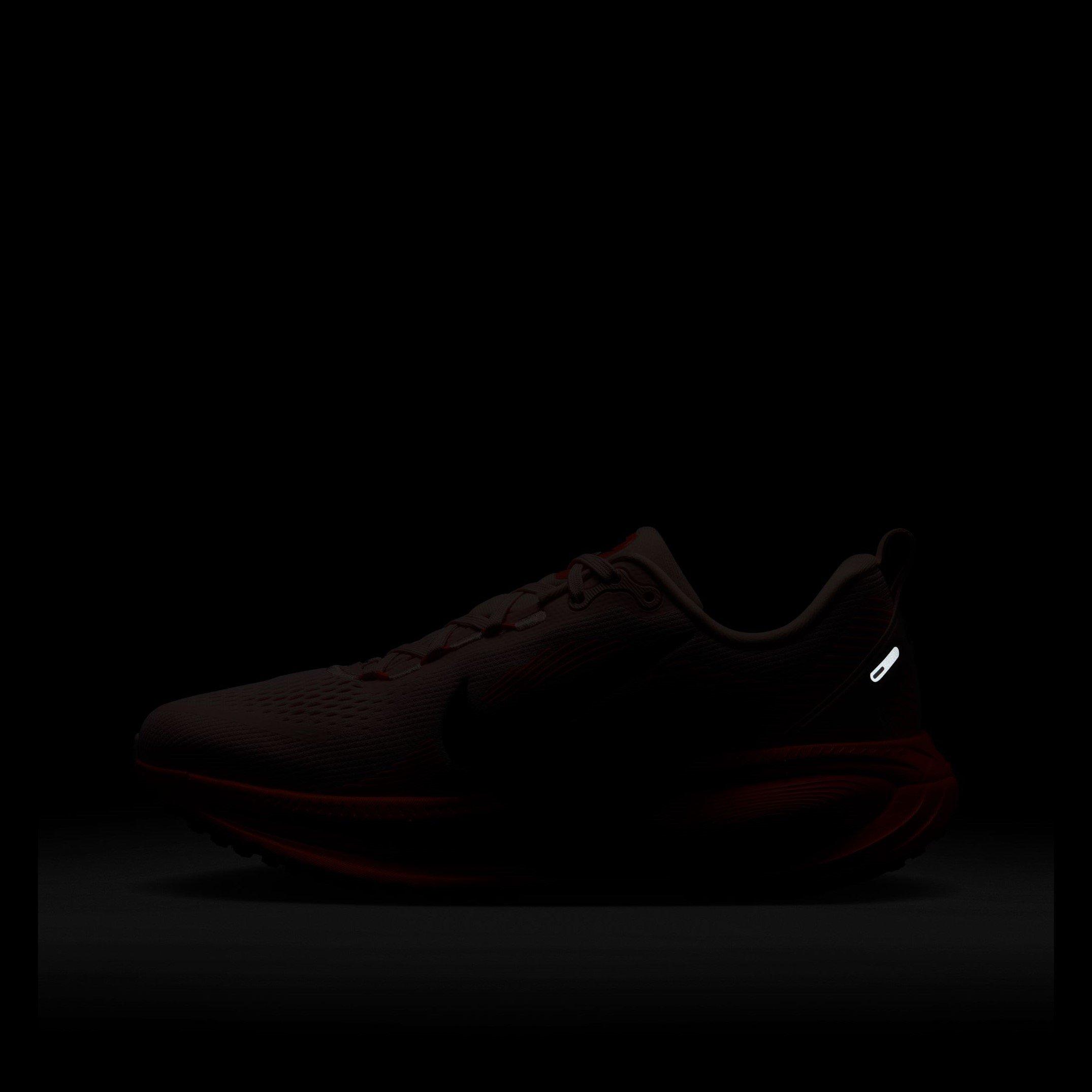 Nike Vomero 18 Road Running Shoes Womens