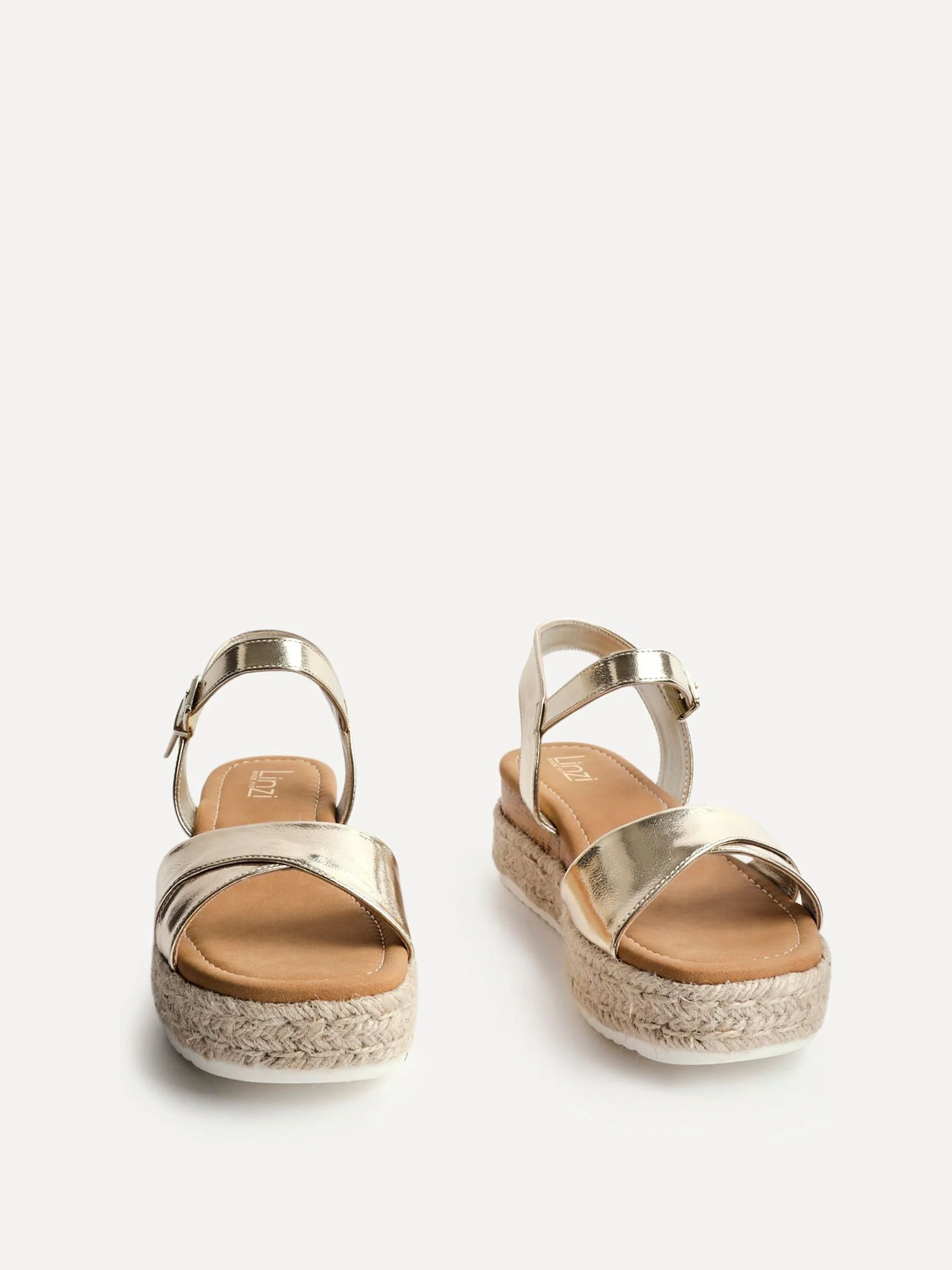 Goud - Linzi Sarelli Lage sandalen met wijde pasvorm, gevlochten plateauzool en kurken sleehak