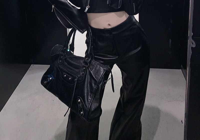 Soswift - Kunstleren cropped jack met rits / Middelhoge kunstleren broek met wijde pijpen