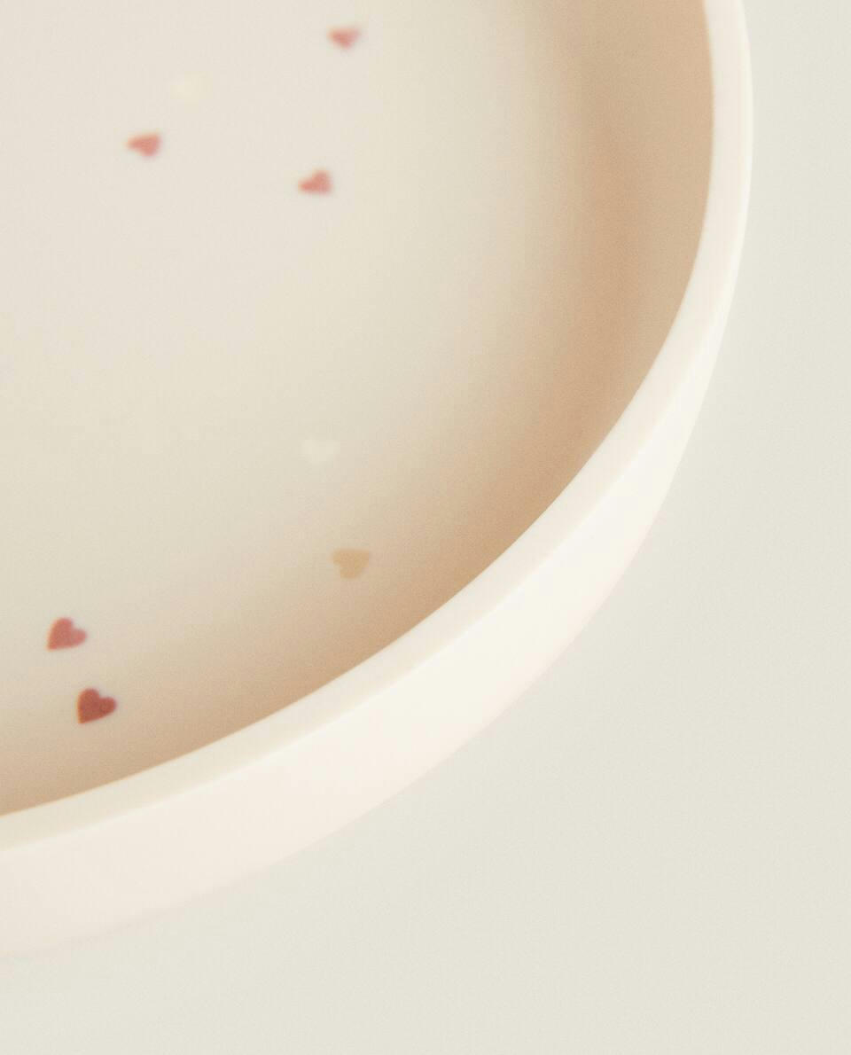 UTENSÍLIOS DE MESA DE SILICONE EM FORMATO DE CORAÇÕES