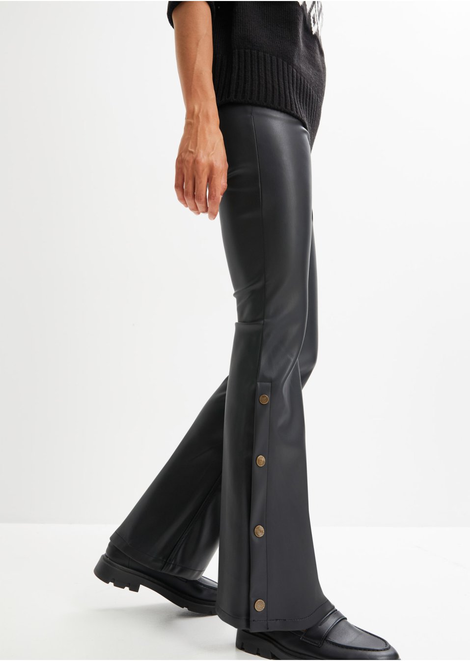 Pantalon évasé avec boutons bijoux