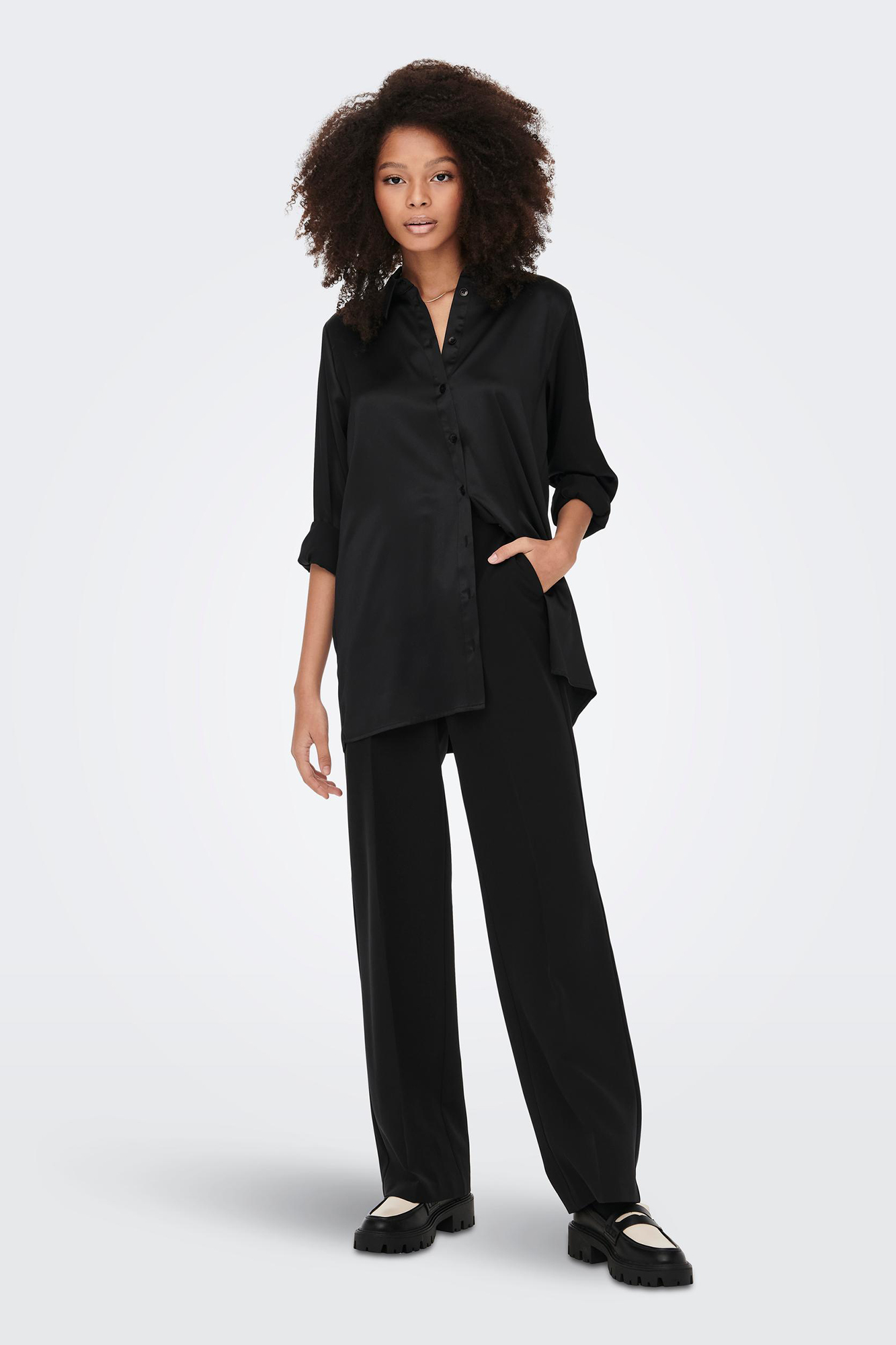 camisa de cetim oversized