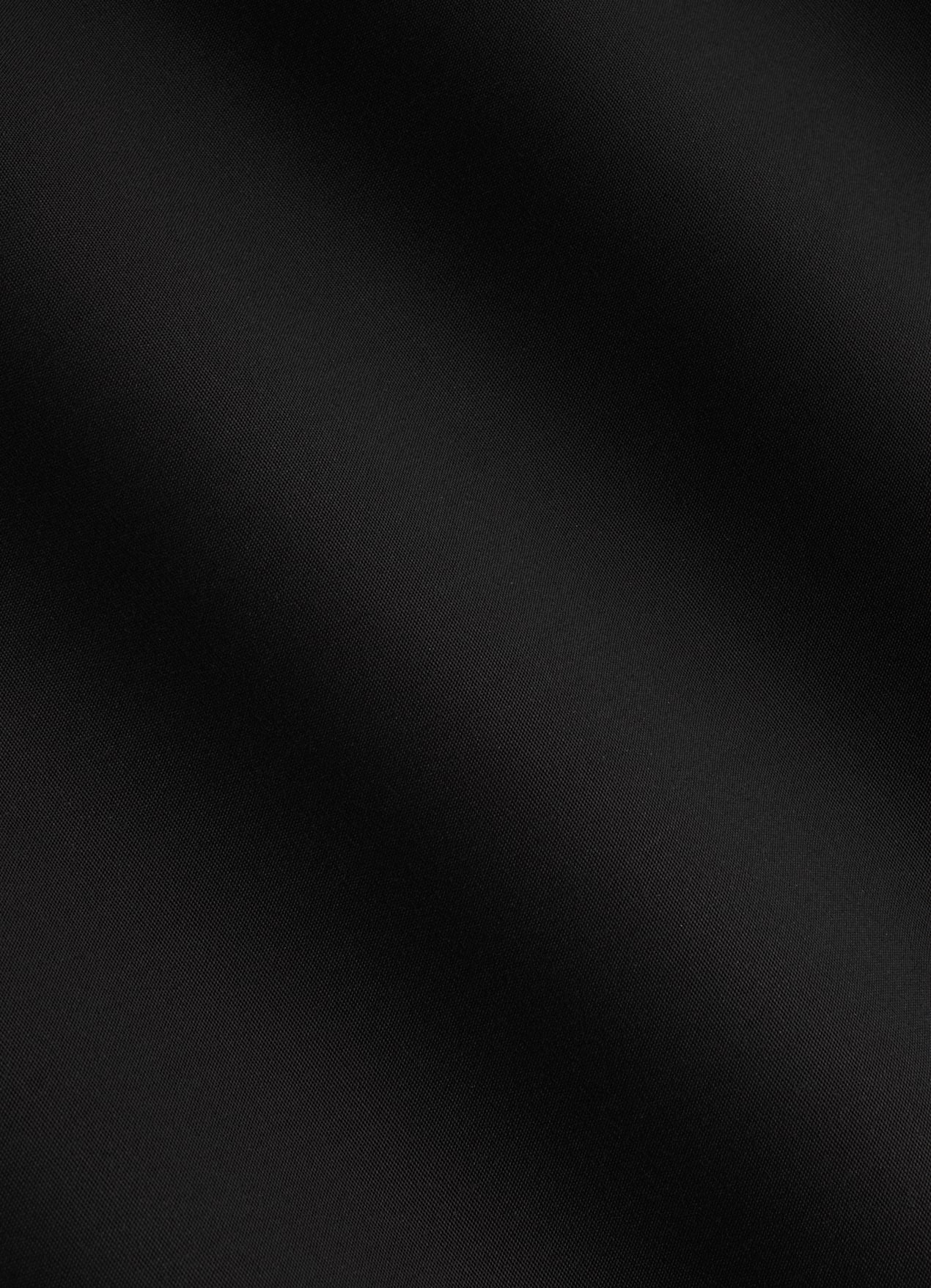 Chemise coupe ajustée à col classique large noire