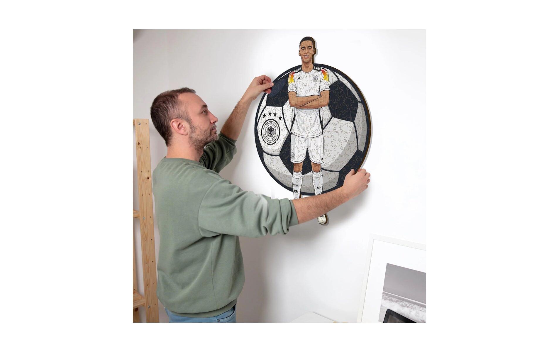 Jamal Musiala (Deutsche Nationalmannschaft)Offiziell lizenziertes Holzpuzzle, Grösse M