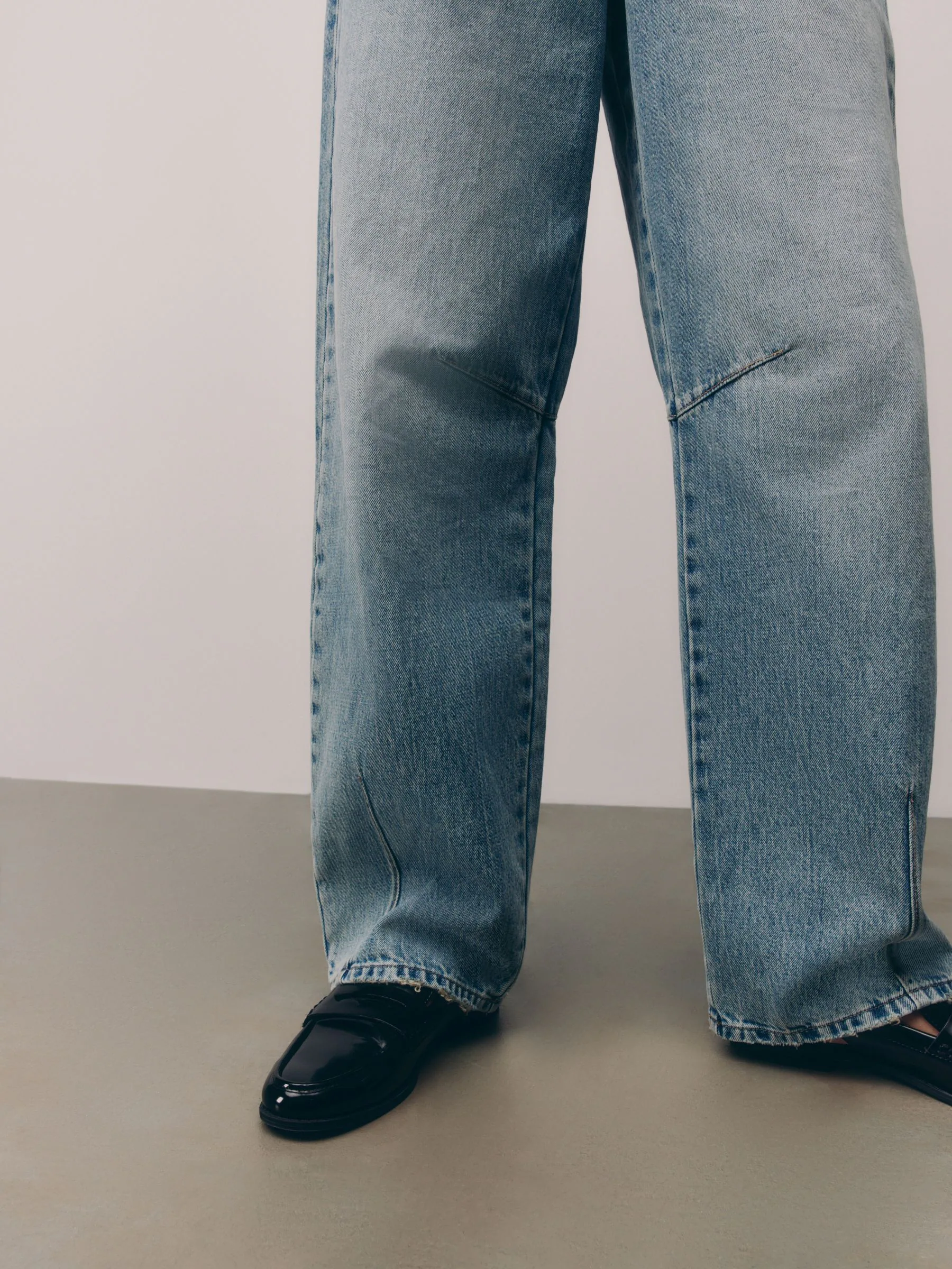 Gebleekt - Darted Knee Barrel 100% Katoenen Jeans