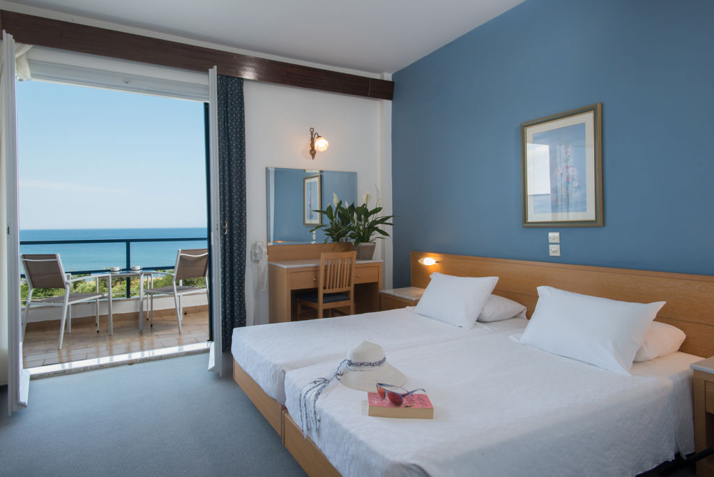 Fly & Go Delfinia Logies en ontbijt - Hotel
