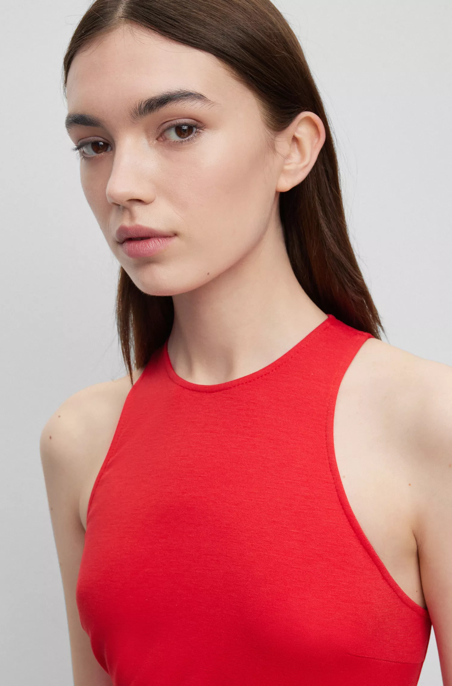 Vestido sem mangas HUGO vermelho com decote nadador nas costas, em malha elástica.