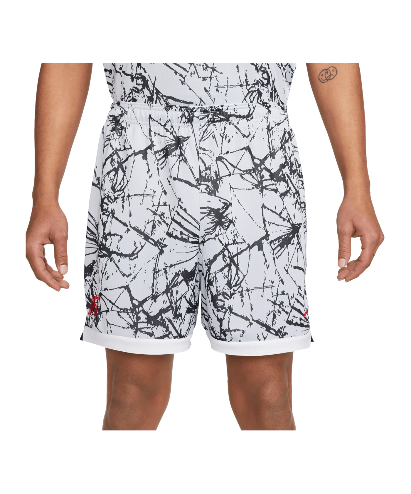 Nike F.C. 5inch Short Weiss F100