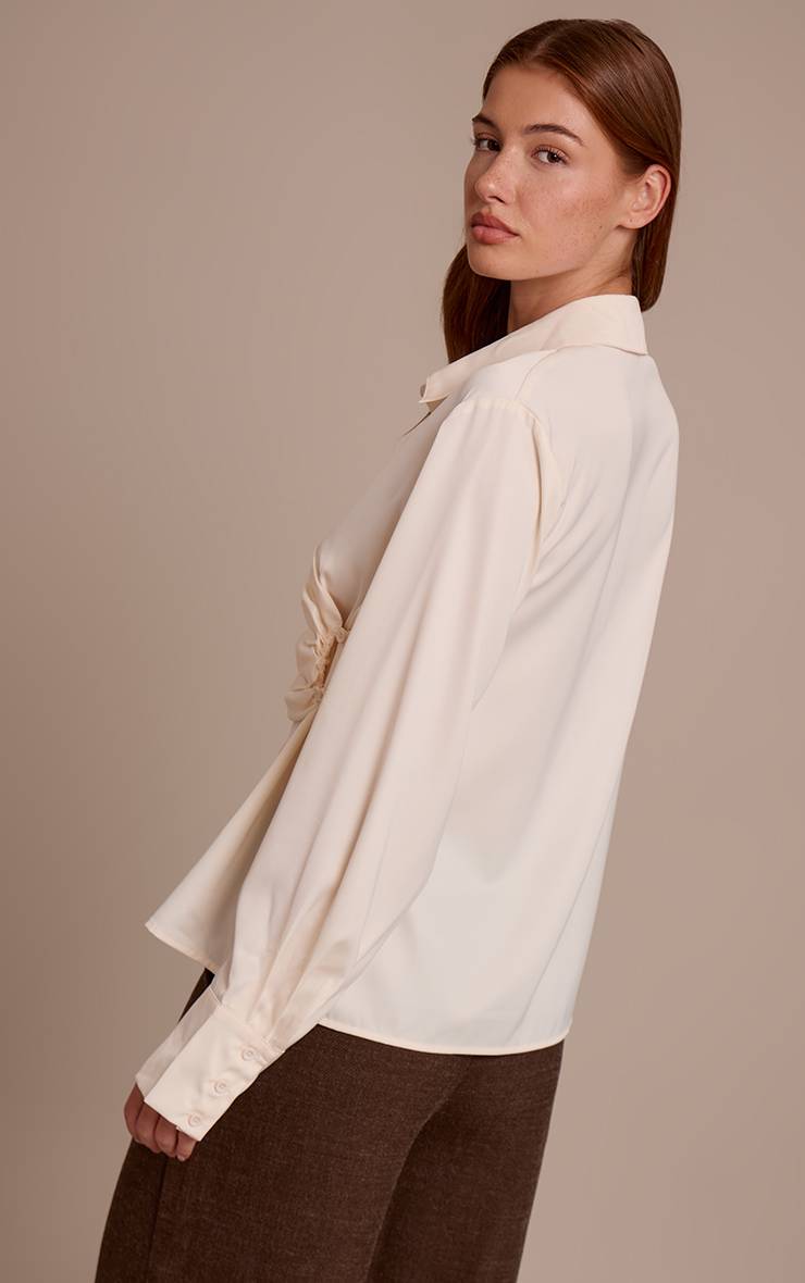 Crème Chemise À Manches Longues En Satin Avec Détail Drapé