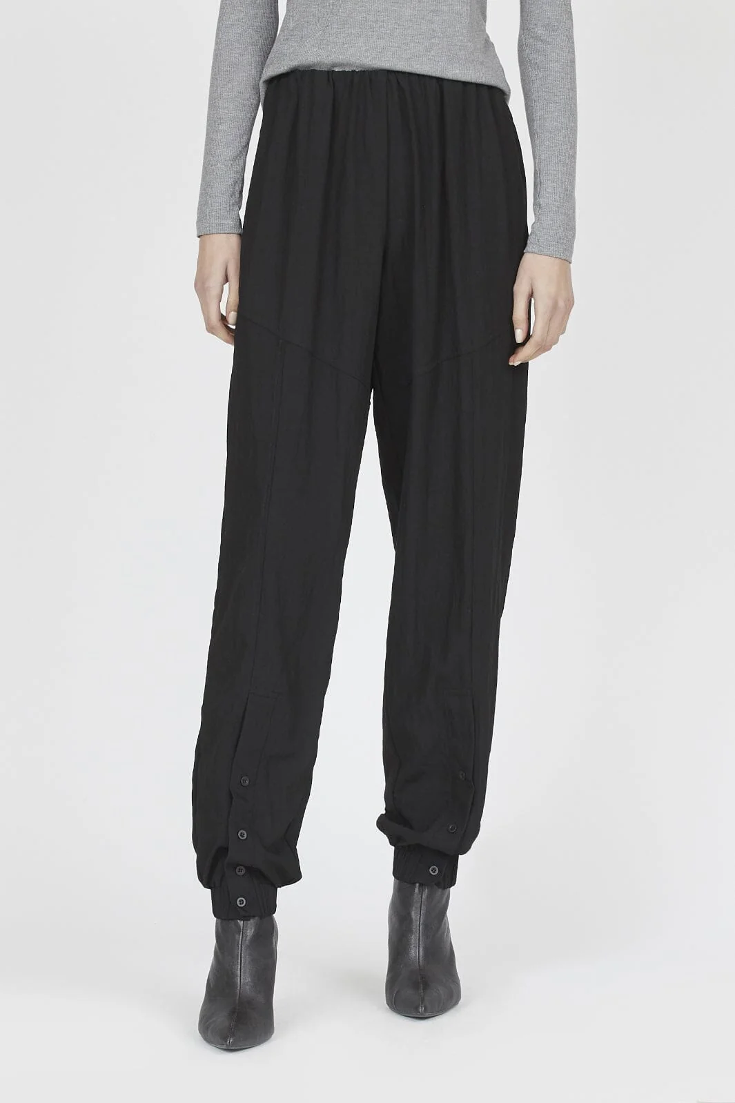 Love & Divine Love1251 18186 00 black