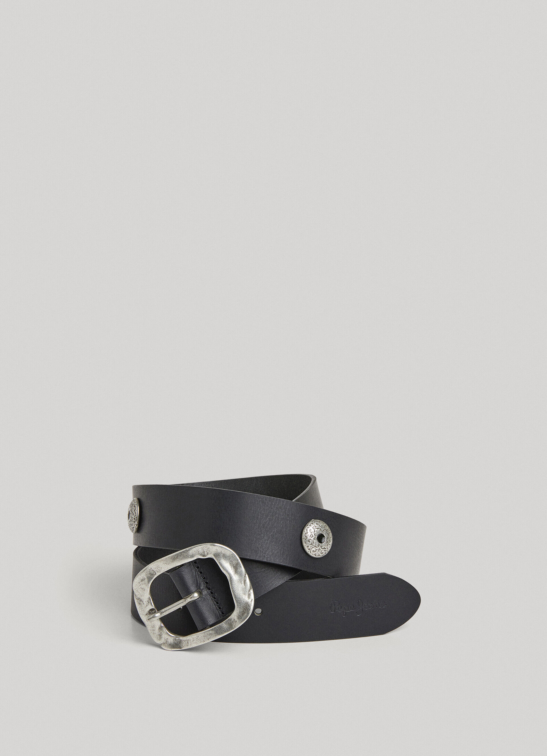 Cinto de couro com fivela de metal - preto