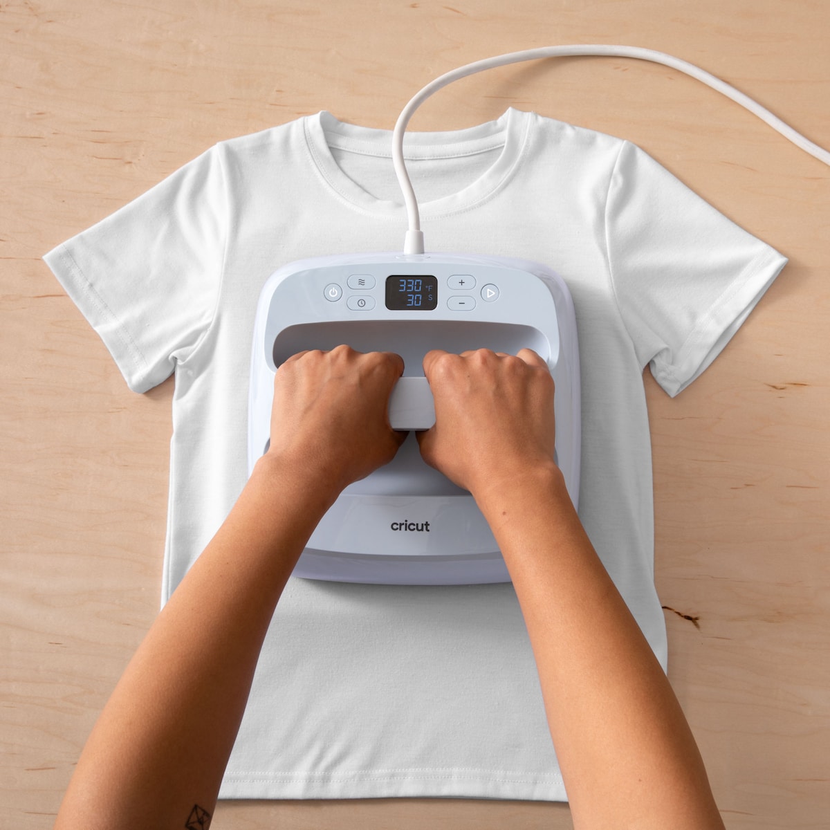 Cricut Printable Iron-On for Light Fabric A4 ark 5-pakning (hvit)