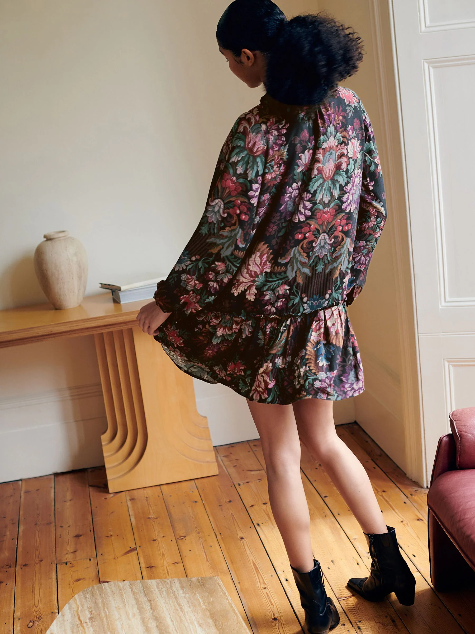 Zwart/rood met bloemenprint - Mini Tie Front Tiered Long Sleeve Dress