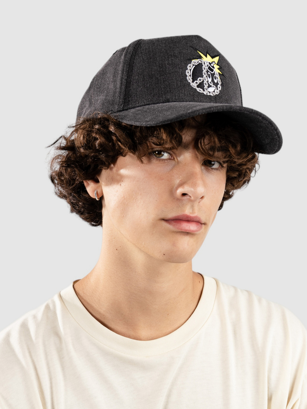 Adam Bomb Peace Chain Snapback Cap black