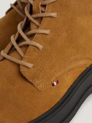 Botas de cano curto com cadarço em camurça repelente à água
