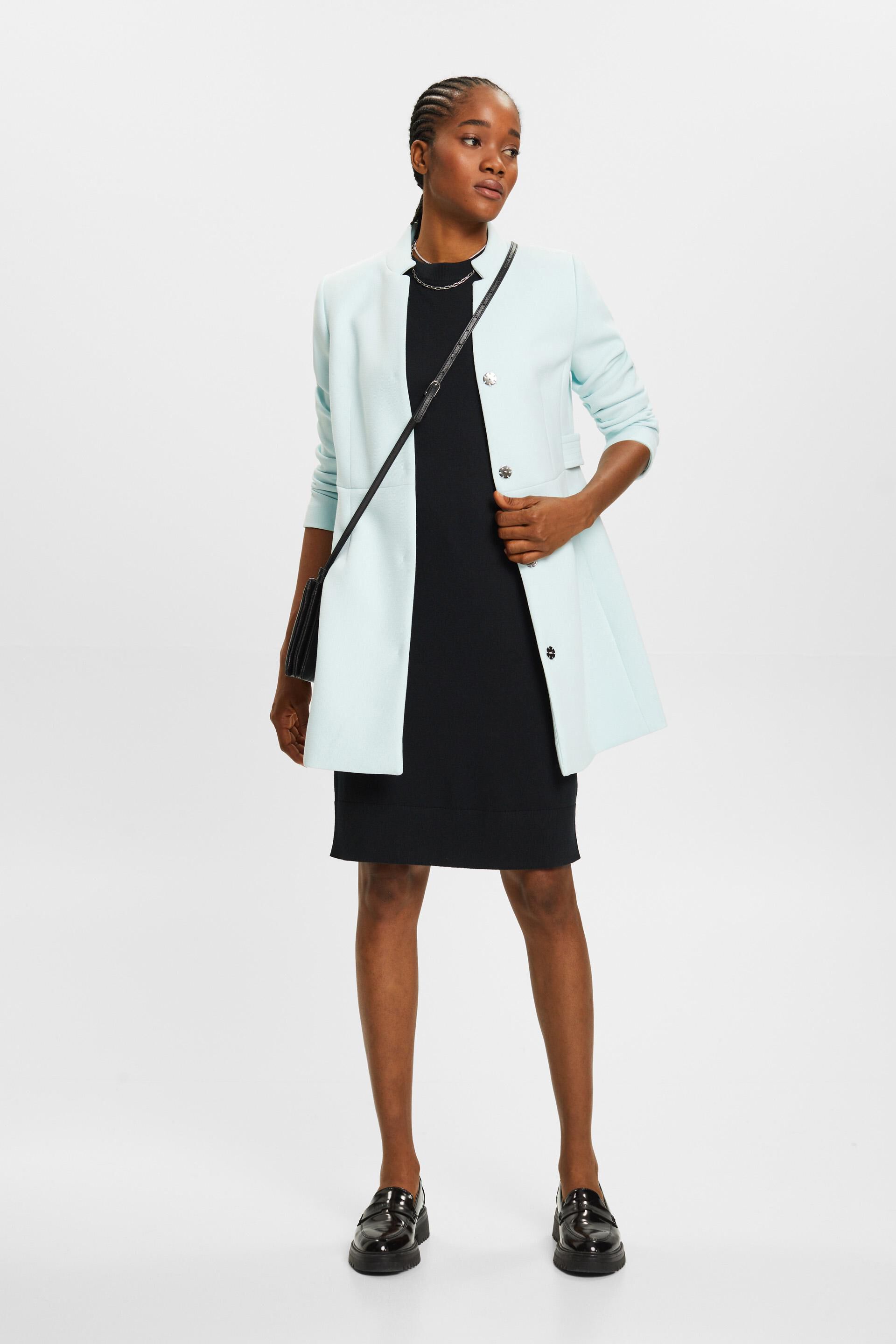 Manteau cintré à col à revers inversé