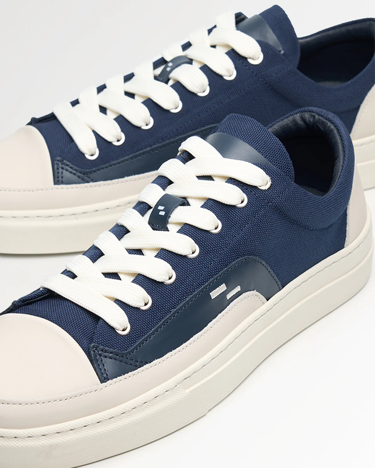 Riviera Low Navy