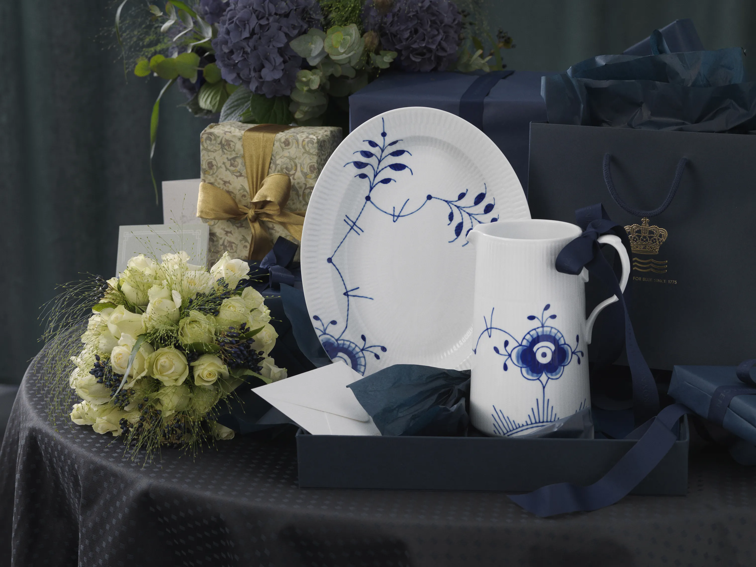 Royal Copenhagen Blå Mega Riflet Fad