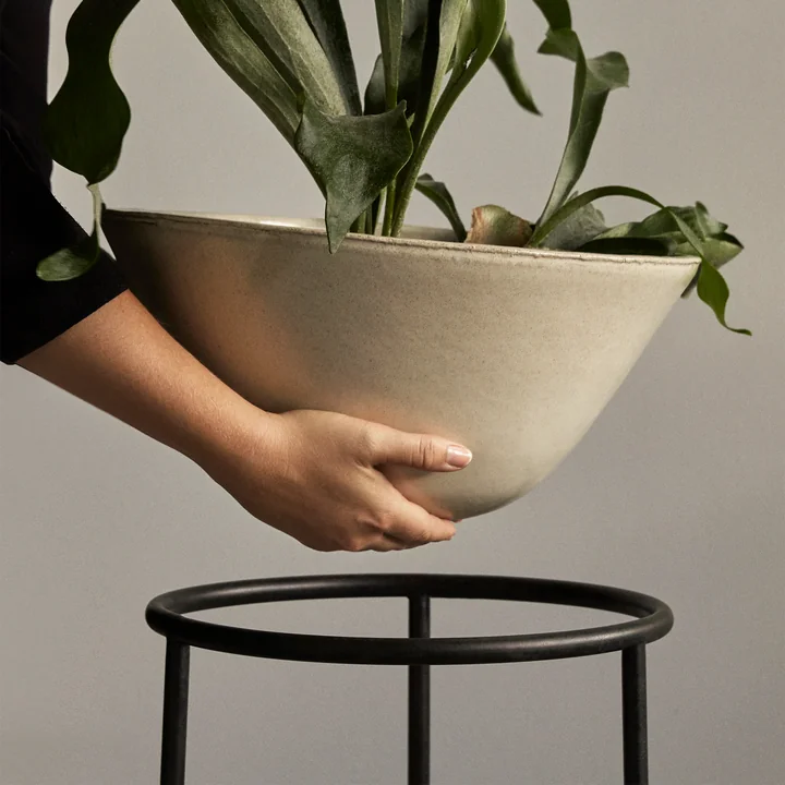 Audo - Daiza Pflanztopf H 35 cm, Ø 48 cm, schwarz / elfenbein