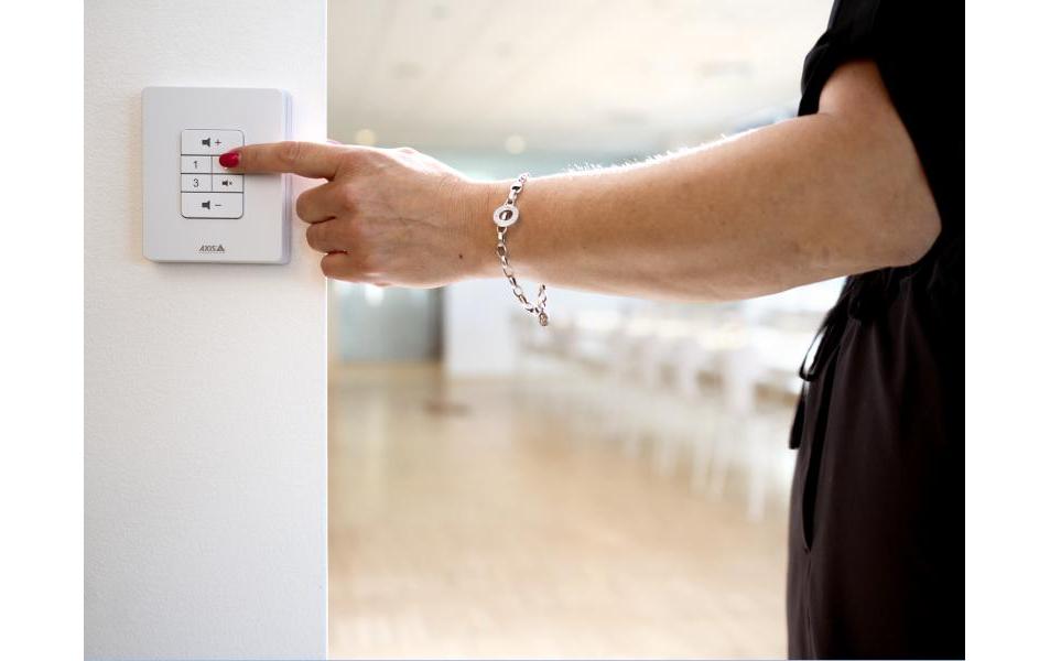C8310 Volume Controller<br>Einfache Lautstärke- und Quellensteuerung durch In-Zone-Touch