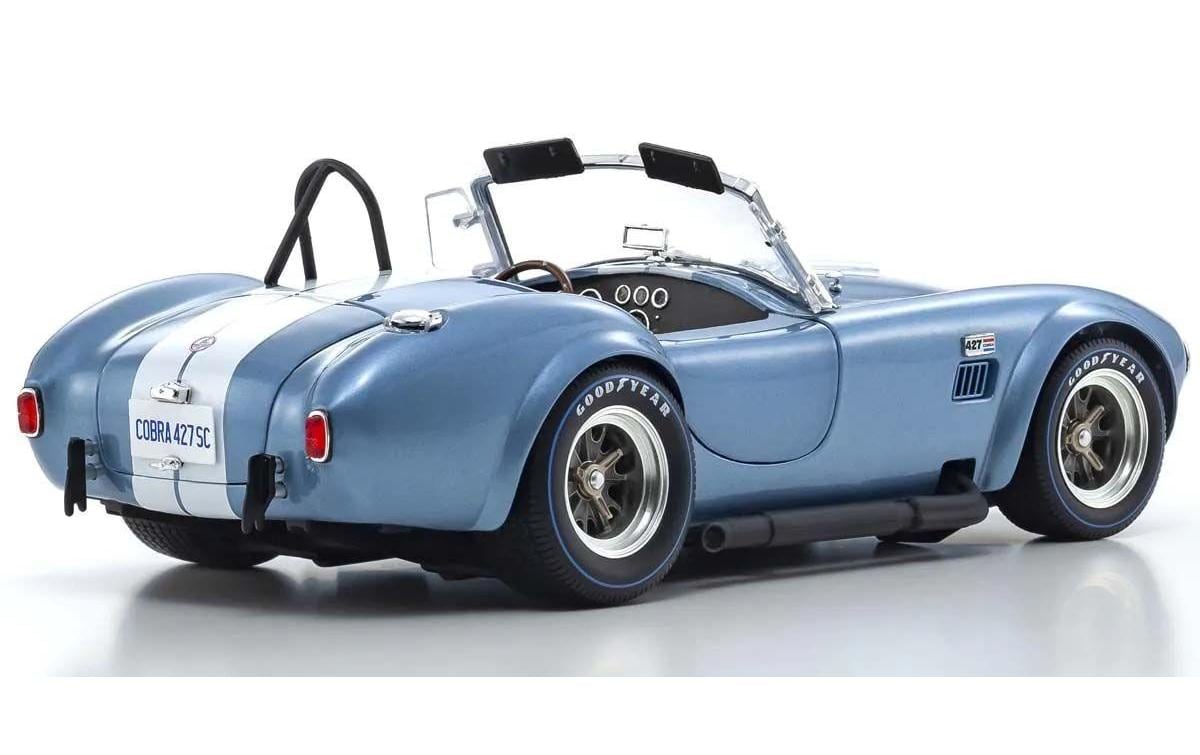Shelby Cobra 427 S/C Spider, Hellblau-Weiss 1:18<br>Detailgetreues Modellauto für Sammler im Massstab 1:18