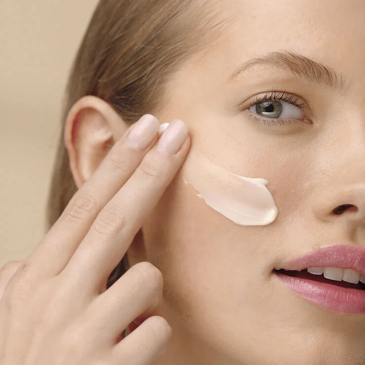 Estée Lauder Revitalizing Supreme  Youth Power Soft Crème