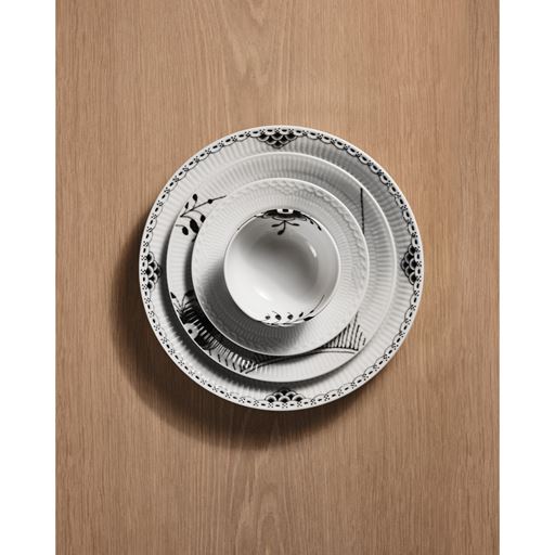 Royal Copenhagen Sort Mega Riflet Frokosttallerken, Mønster 2, Ø22 cm