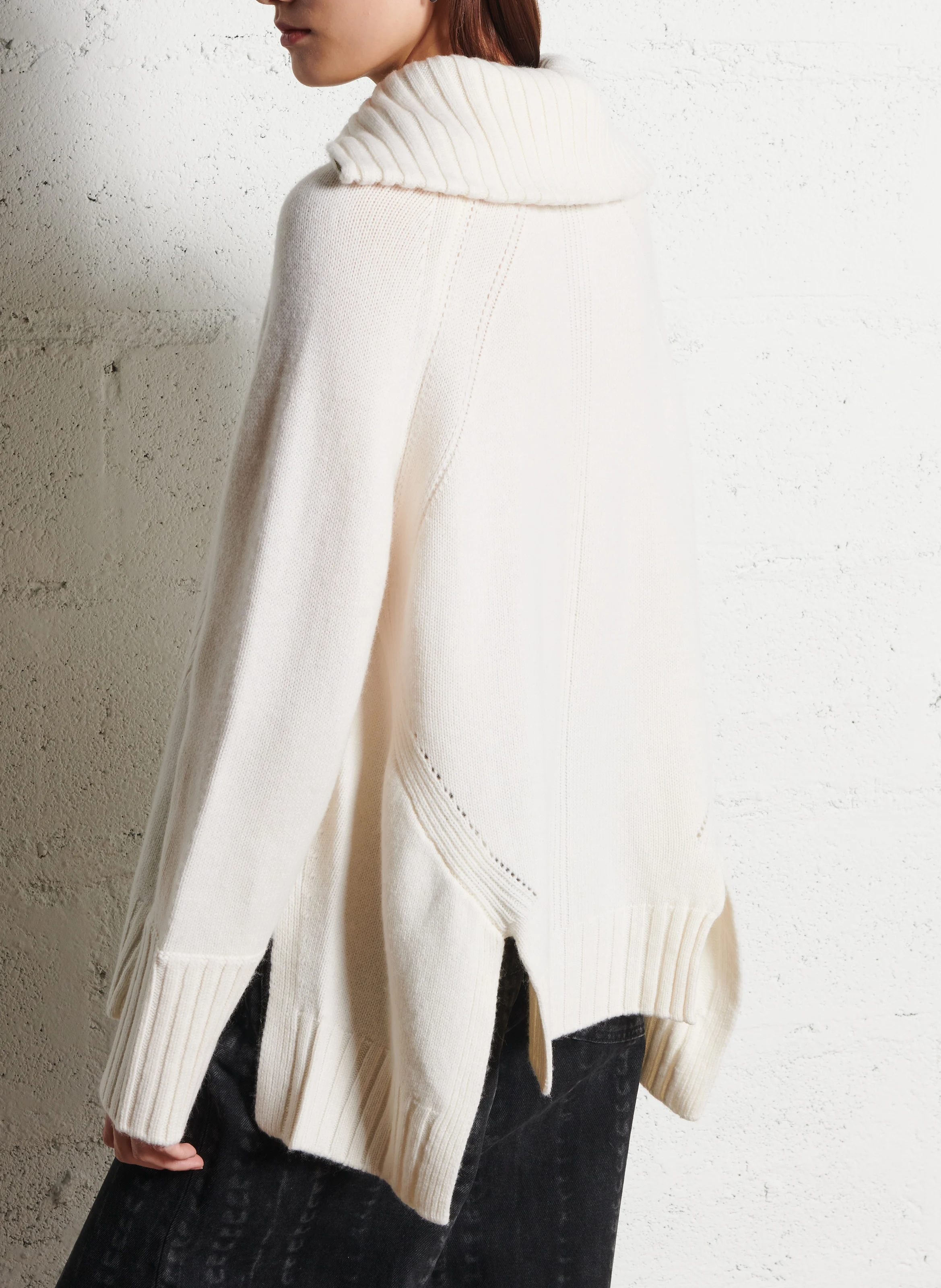 ANNSOFIA - Pull ample à col montant zippée en laine | Blanc