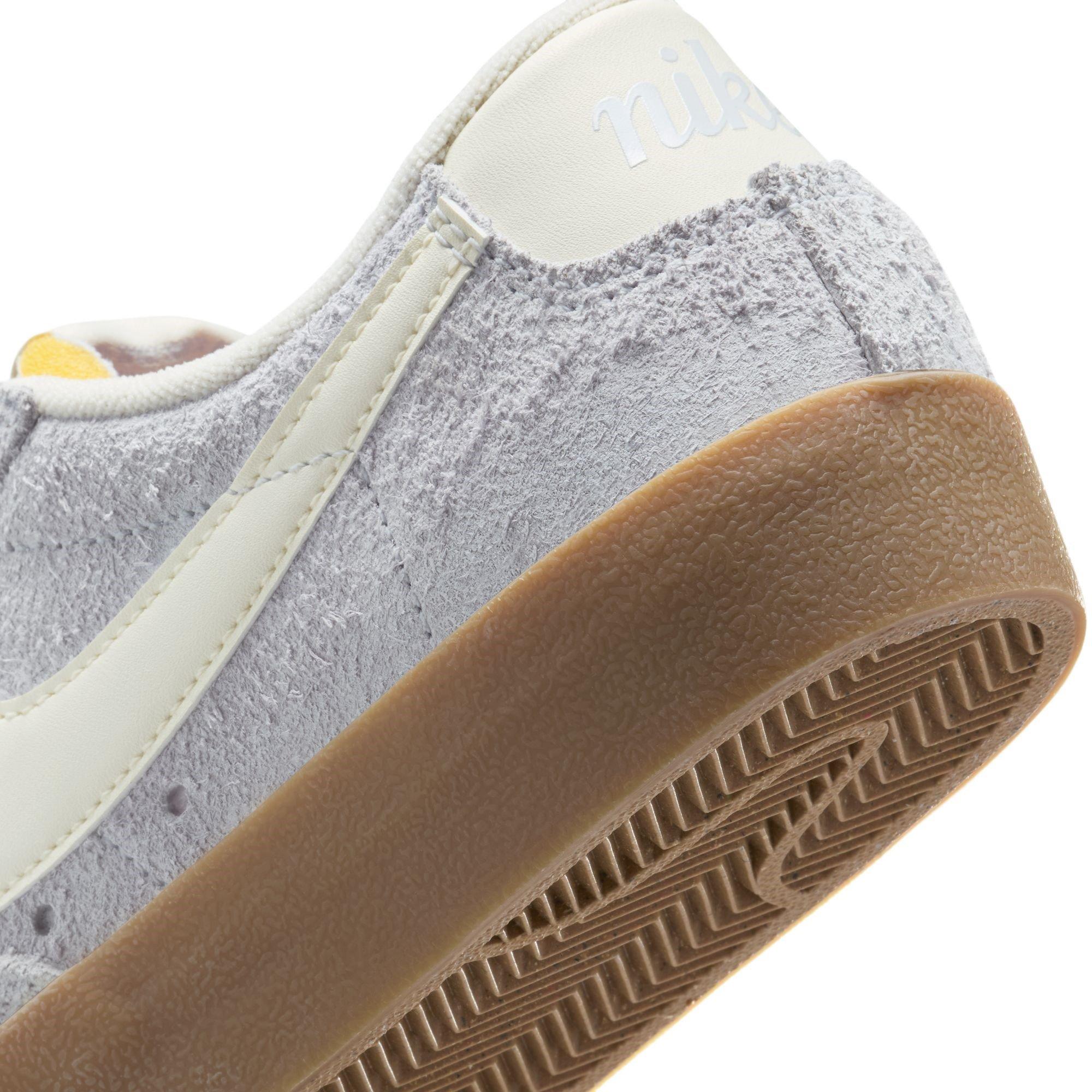 Nike Blazer Low Trainers Womens