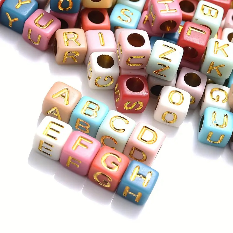 (100er Set) 6mm Buchstaben Würfel Perlen DIY Bastel Schmuck Zwischenperle für Armband / Kette - Bunt / Gold
