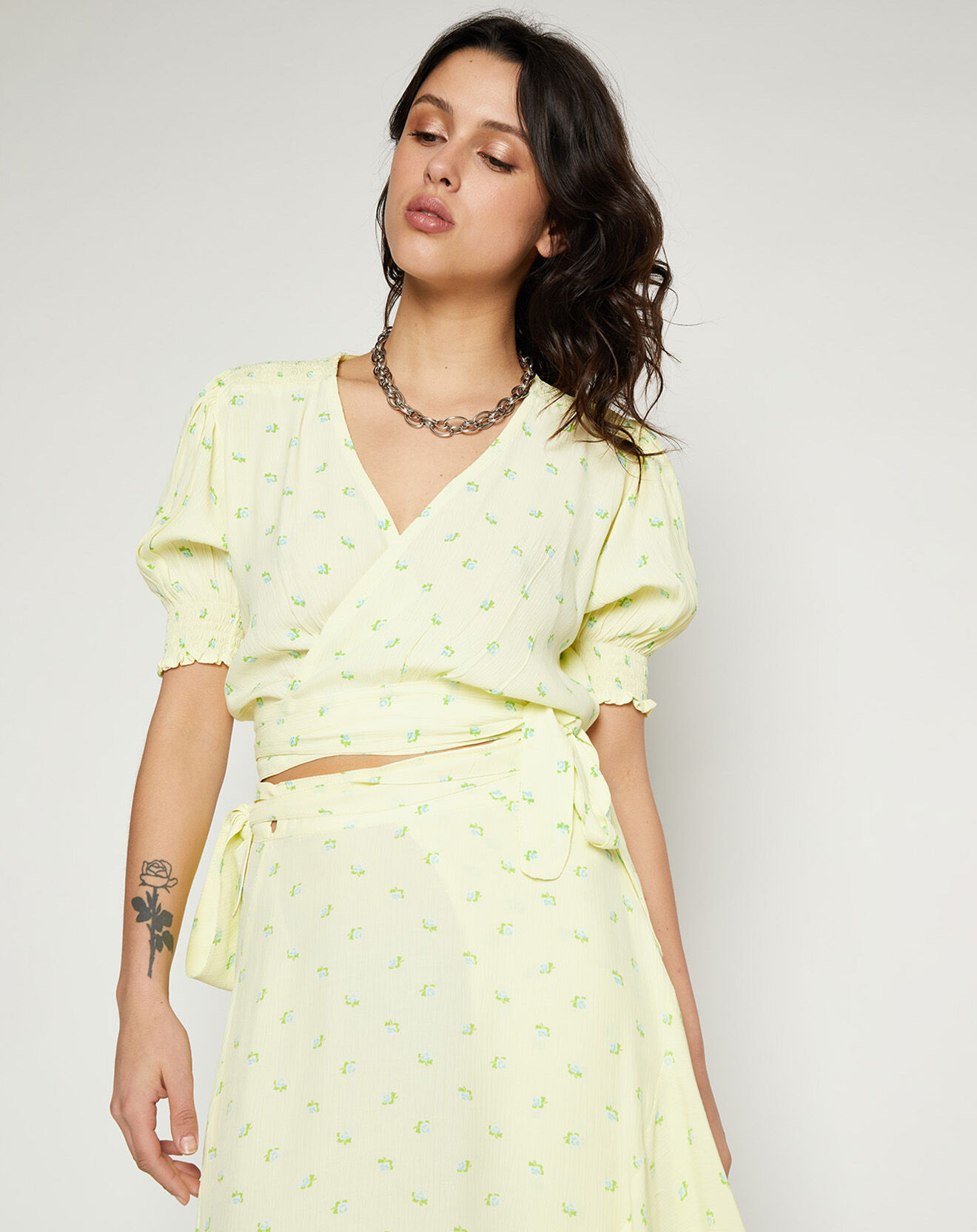 Faithfull the Brand Top La Colle imprimé fleurs jaune