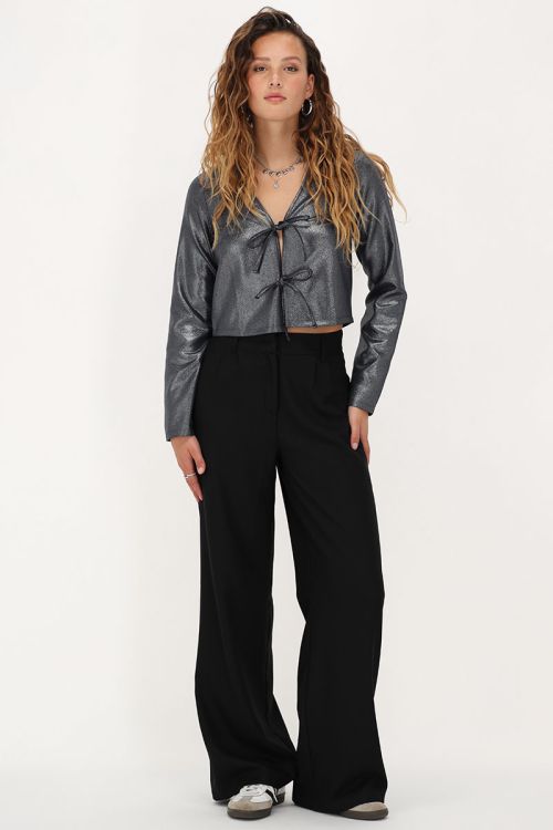 Donkergrijze top met lurex & strikjes