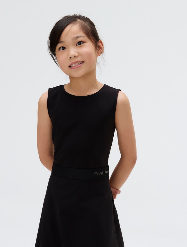 Calvin Klein Jeans Minikleid »FIT FLARE SLEEVELESS PUNTO DRESS« Logo-Tape-Besatz an der Taille