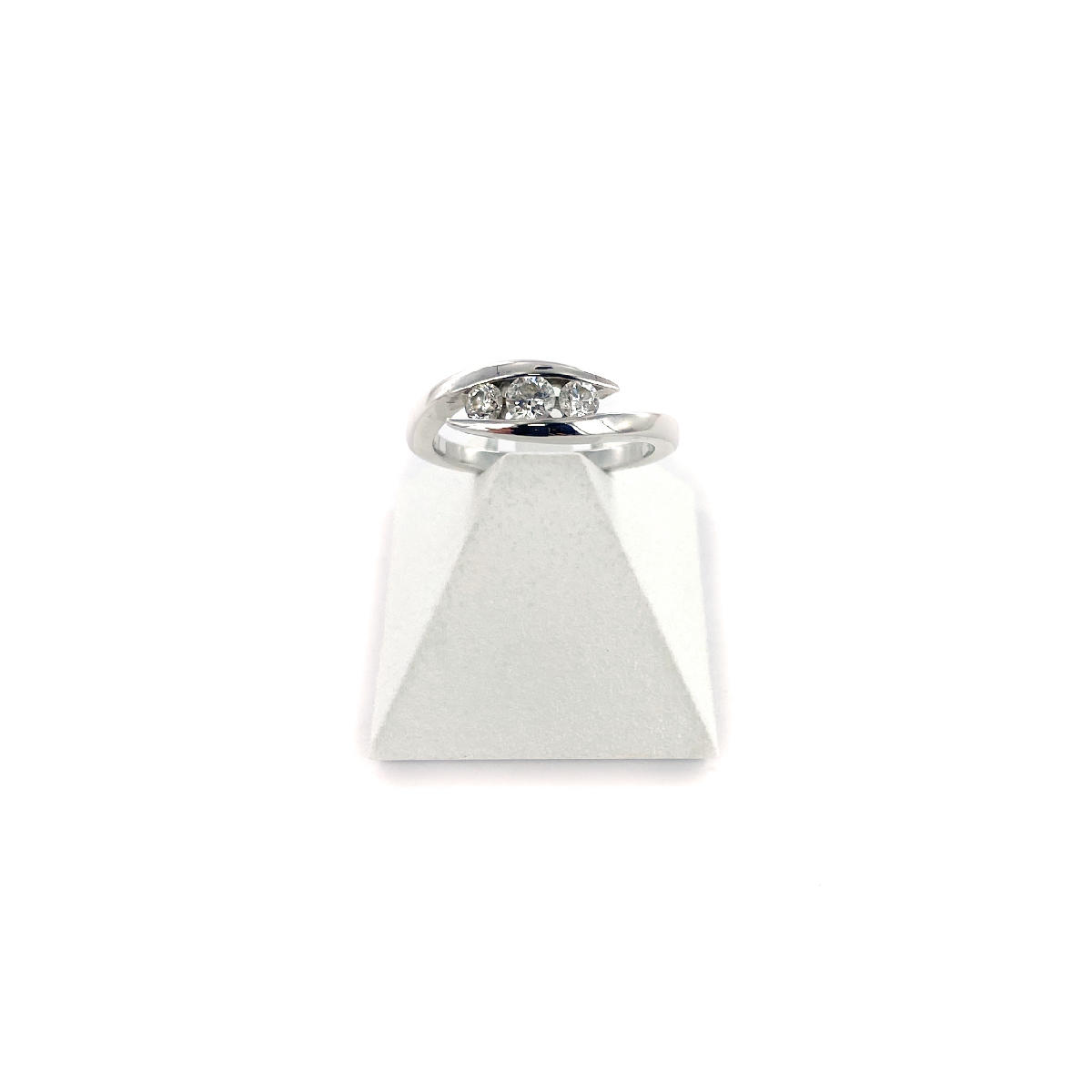 Bague d'occasion or 750 blanc diamants