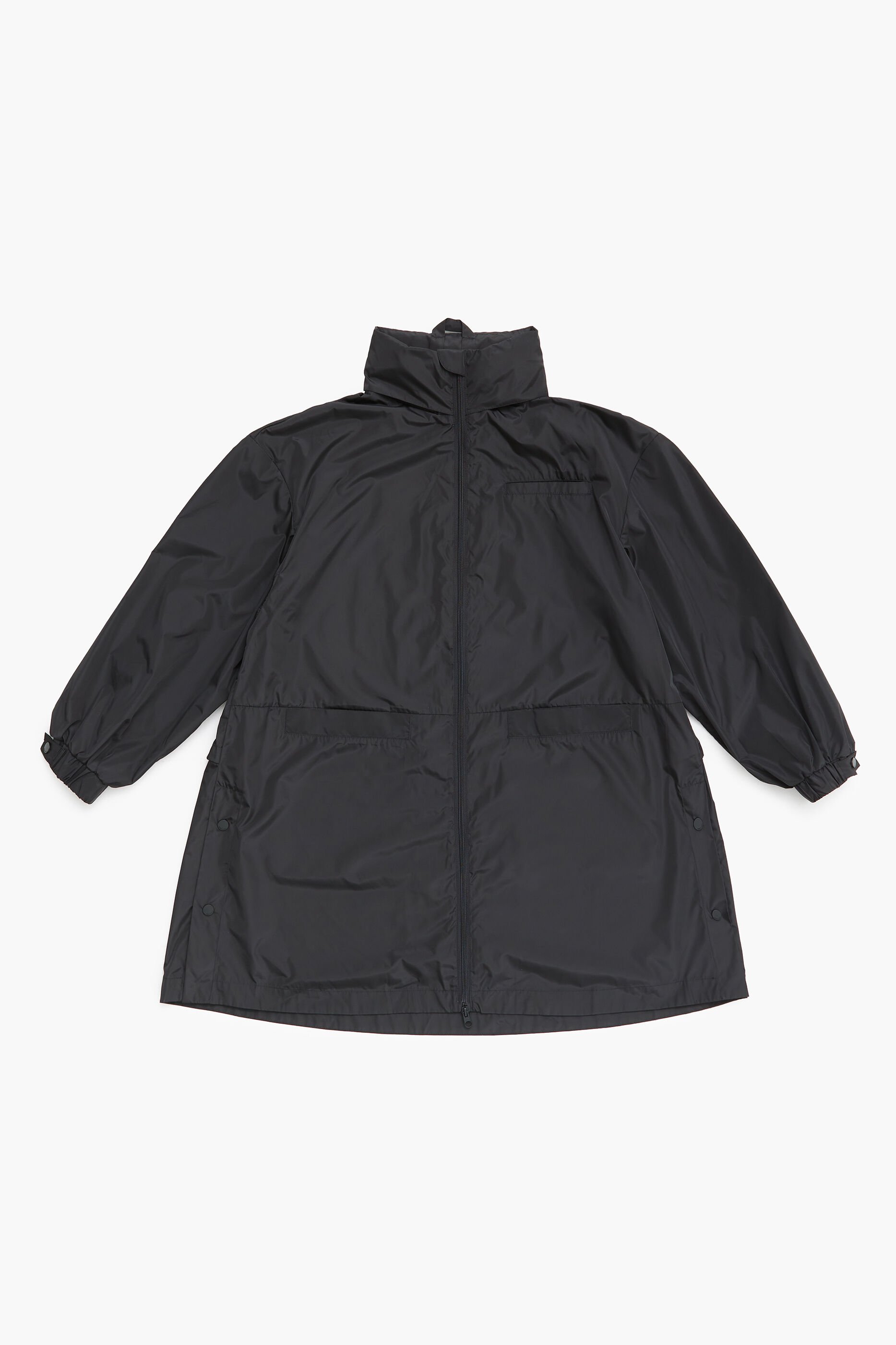 Trench coat preto com boca de sino