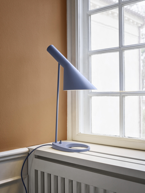 Louis Poulsen AJ bureaulamp V3 White