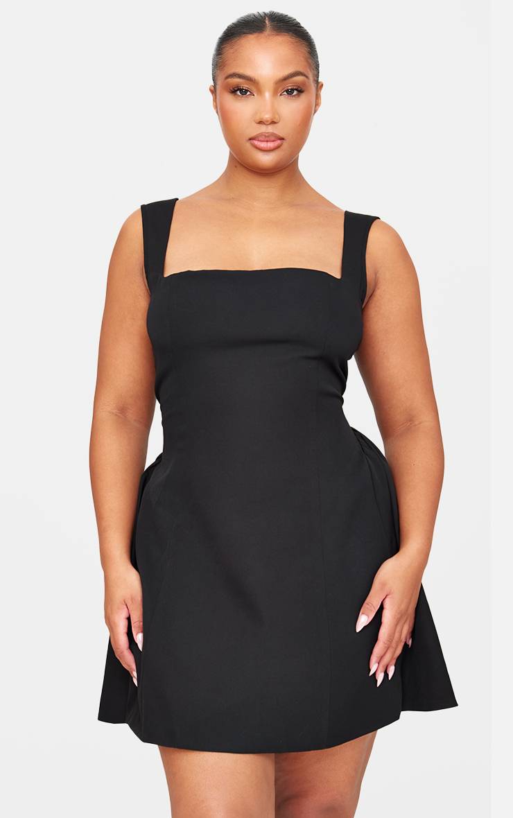 Noir Robe Droite Plissée Aux Hanches
