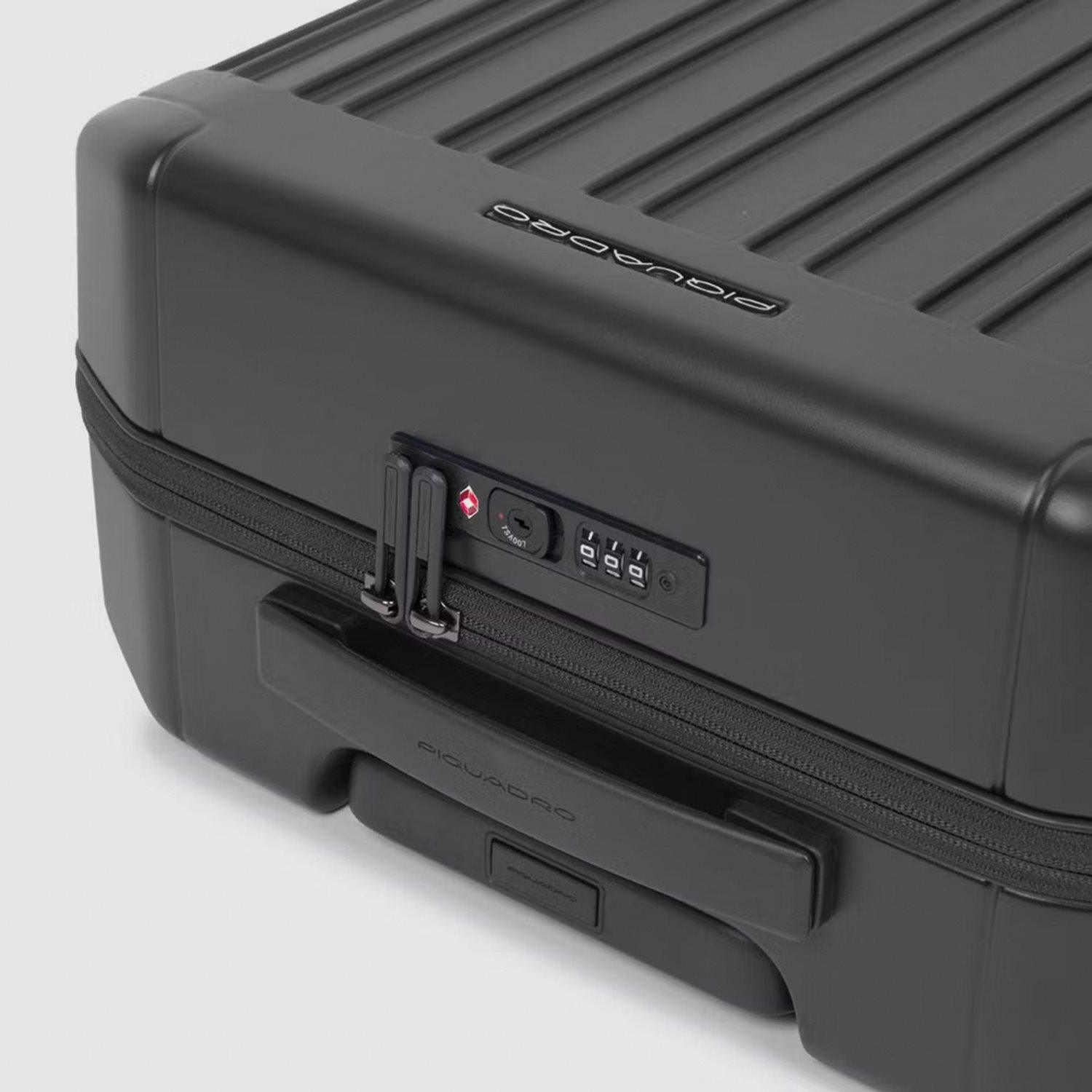 Piquadro PQ-Light Cabin Trolley 55 matt black