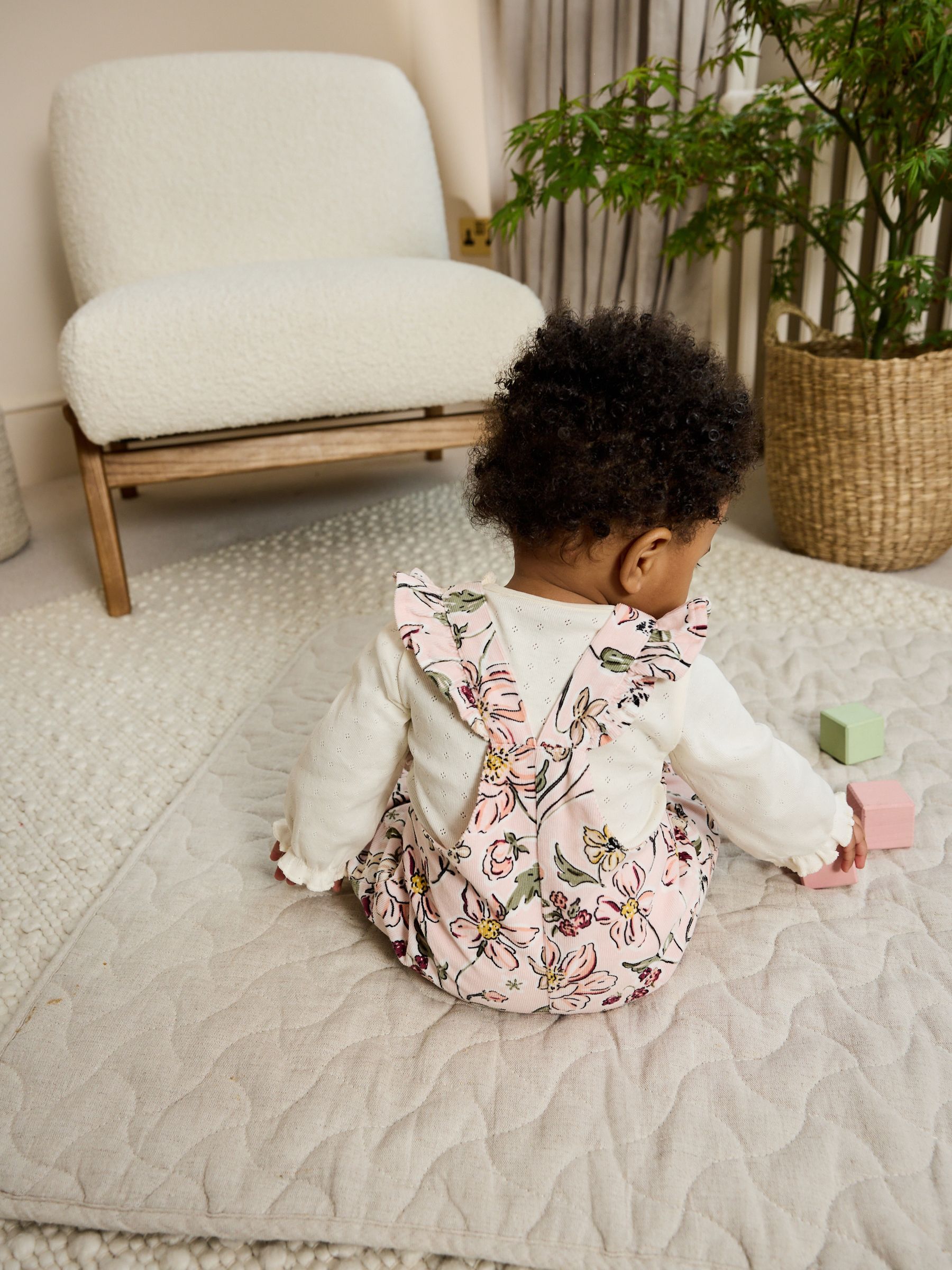 Roze bloemen - Baby Print Bodysuit met Lange mouwen en Corduroy bretelbroeken Set 2 Pieces (0mnd -2jr)
