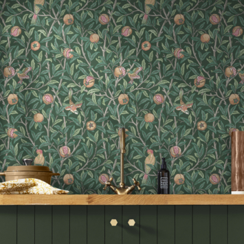 Vliesbehang William Morris at Home Bird & Pomegranate Diepgroen (dessin 124260)