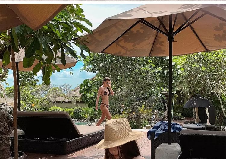 Honolulu - Set: Gestreepte bikinitop + broekje