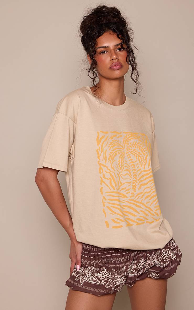 Sable T-shirt Oversize En Coton Avec Motif Graphique Palmier Abstrait