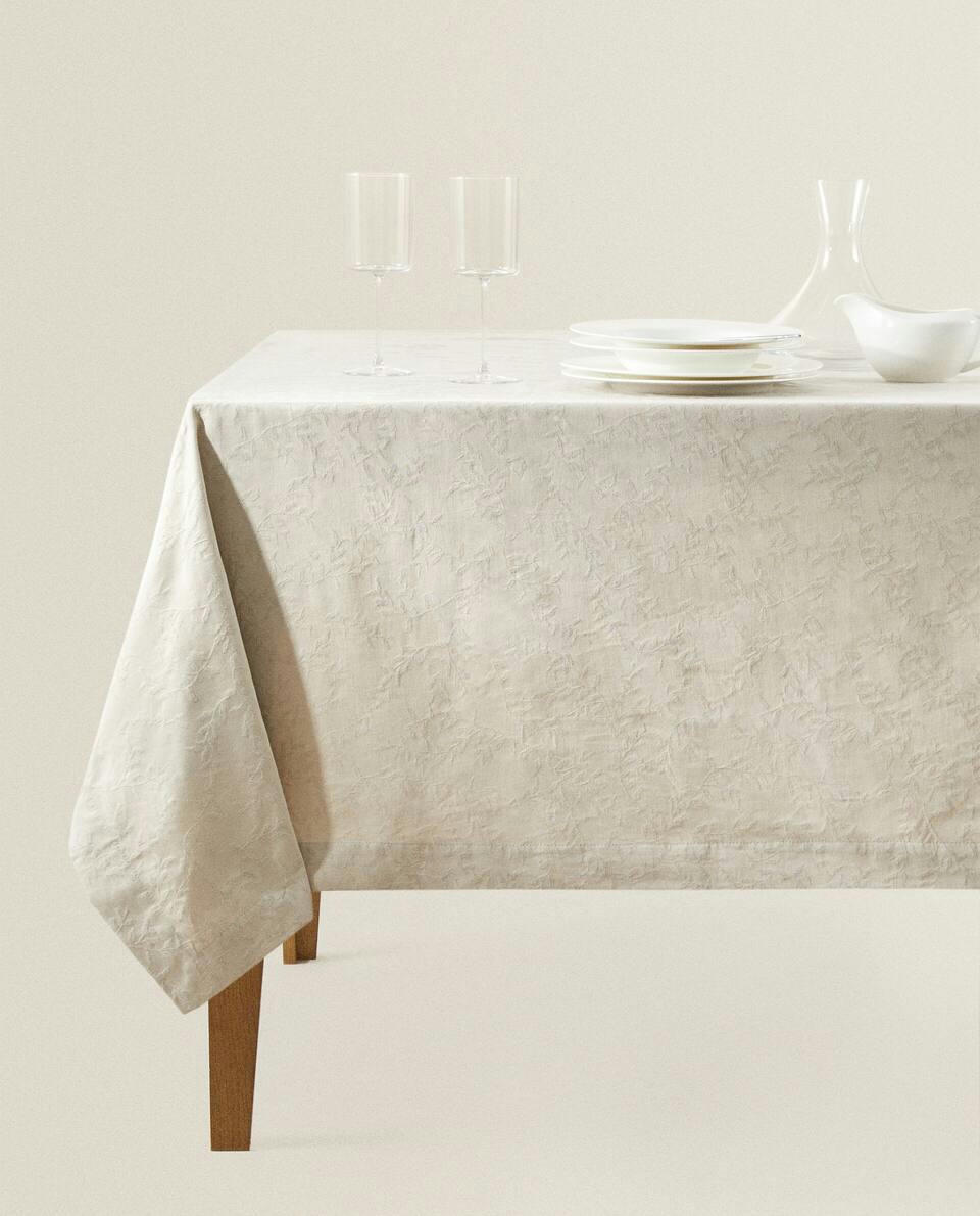 TOALHA DE MESA COM FOLHAS DE JACQUARD